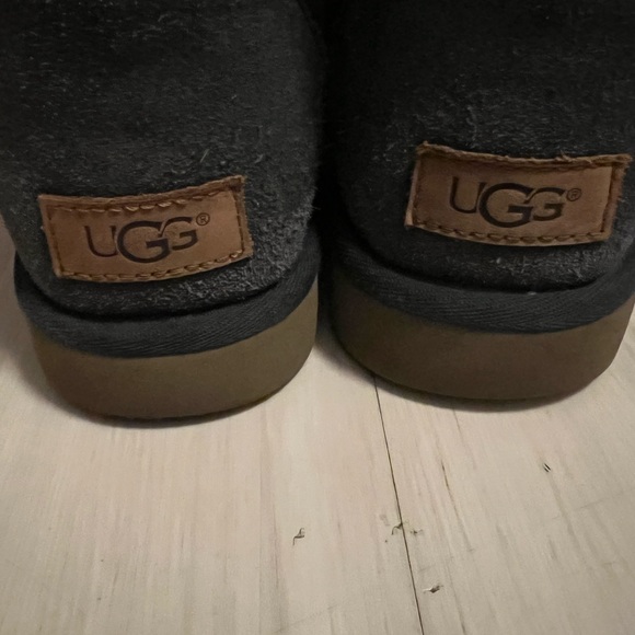 Women’s faded blue Ugg boots tall size 9. - Picture 6 of 6